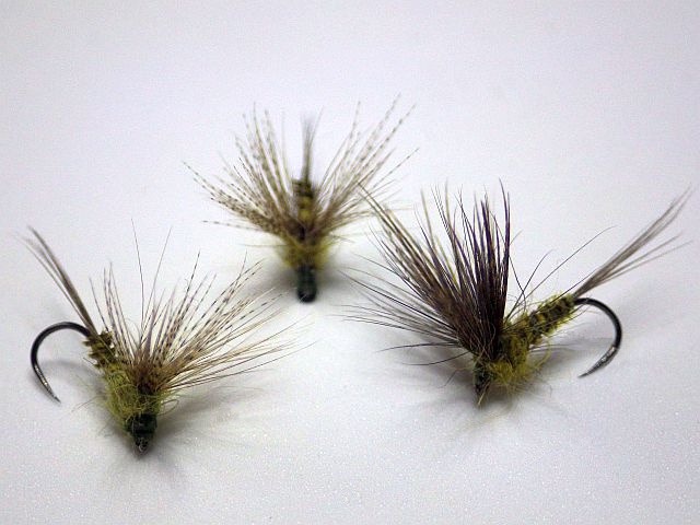 Montage élastique mélange canard carolin et hackle de coq corrézien Avozetto Webzine Pêche Mouche